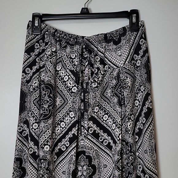 Black & White Bandana Print Maxi Skirt With Drawstring Waist By Metro Wear S - Picture 3 of 8